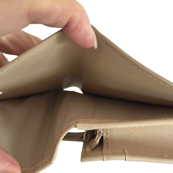 MCM Mini Patent Leather Wallet Beige Embossed Logo Coin Card/Holder Dusty NWOT - Picture 9 of 10